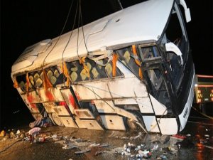 Li Sîvasê otobêsa xwendekaran wergeriya: 50 birîndar