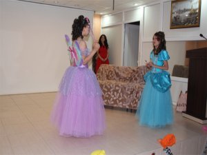 Yabancı konuklar için İngilizce tiyatro