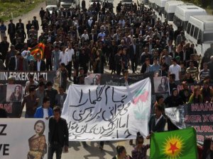 Gelê kurd li ser sînor Îran şiyar kir: Em ê sînoran hilweşînin