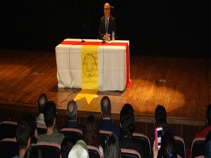 ALTAN ERKEKLİ DİYARBAKIR’DAKİ MAARİF KOLEJİ YILLARINI ANLATTI