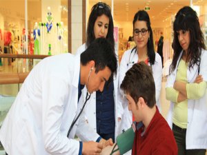 HEMŞİRELİK HAFTASI KAPSAMINDA TANSİYON ÖLÇÜMÜ