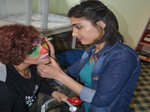 ANA SINIF ÖĞRENCİLERİNE KOSTÜMLÜ PALYAÇO SÜRPRİZİ