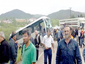 Pülümür’de trafik kazası: 2 ölü, 15 yaralı