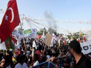 HDP mitingindeki patlama dünya gündeminde