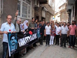 Diyarbakır'da öldürülen gazeteciler anıldı