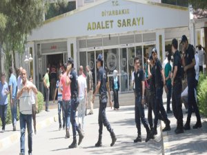 Duruşmaya getirilen 3 tutuklu firar etti, 1’i yakalandı