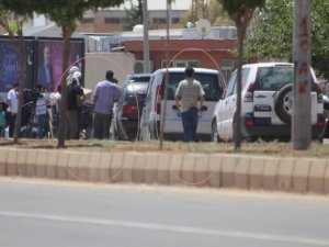 Akçakale sınırında silahlı meçhul tipler