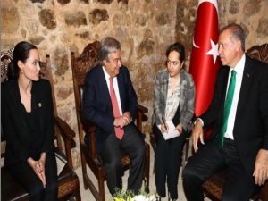 Angelîna Jolie: Bila Ewropa deriyê xwe ji penaberên êzîdî re veke