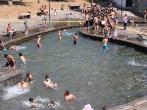 Anzele 'plajından' renkli kareler…