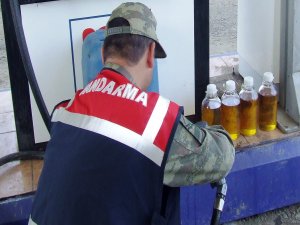 DİYARBAKIR’DA 8 BİN LİTRE KAÇAK AKARYAKIT ELE GEÇİRİLDİ