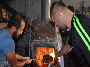 SİLVANLILAR ATA MESLEĞİNİ YAŞATMAYA ÇALIŞIYOR