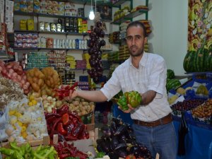 PAZAR ESNAFI, SEYYAR SATICILARDAN ŞİKAYETÇİ