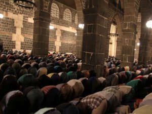 Kadir gecesi 5. Harem-i şerif olan Ulucamii muhteşemdi