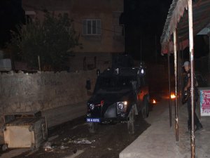 Dört ayrı noktada çıkan gösterilerde polise molotoflu saldırı yapıldı