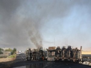 Mazot yüklü tanker devrildi