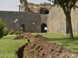 DİYARBAKIR SURLARI YENİDEN IŞIKLANDIRILIYOR