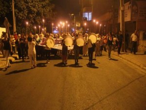 Jin ji bo aştiyê meşiyan