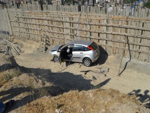 Otomobil şarampole yuvarlandı: 2 yaralı