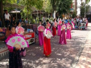 Güney Koreliler barış için Batman'da