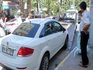 Park yasağı bulunan yerlere park edilen araçlar kaldırılıyor