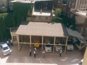 Diyarbakır'da PTT binasına bombalı saldırı