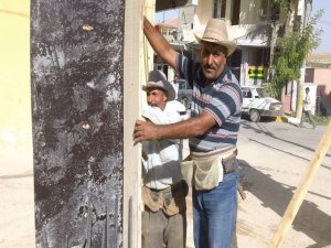 Suriyeliler çalışarak geçimlerini sağlıyor