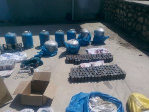 OPERASYONDA ÇOK SAYIDA BOMBA ELE GEÇİRİLDİ