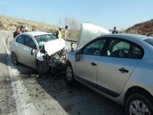 TRAFİK KAZASI: 3 YARALI