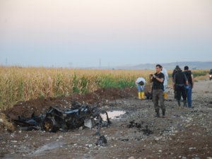 Bomba yüklü patlatılan araçtan cephanelik çıktı