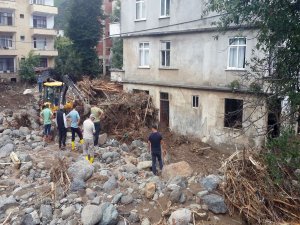 Diyarbakır’ın iş makineleri Hopa’da