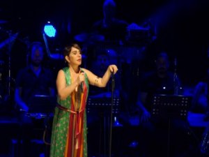 Sezen Aksu’dan barış çağrısı