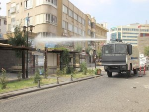 Sur ilçesine  girmeye çalışanlara polis müdahalesi