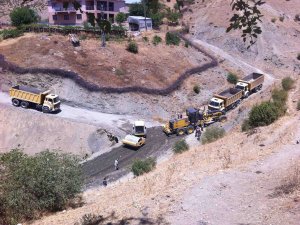 Kulp’ta yol çalışmaları sürüyor