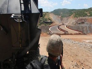 Lice'deki çatışma bölgesinde 'canlı kalkan' grubuna müdahale