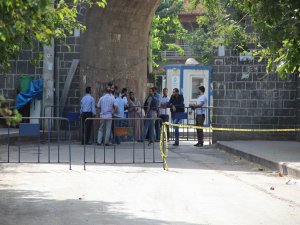 Sur'dan çıkış var, giriş yasak