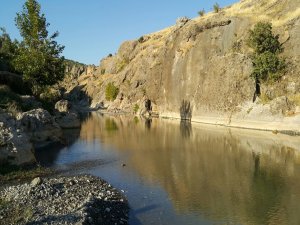 SERİNLEMEK İÇİN DEREYE GİREN GENÇ BOĞULDU