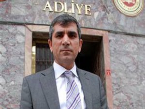 Ceset sürükleme fotoğrafı için suç duyurusu