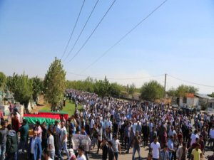 Diyarbakır'da öldürülen 2 kişi toprağa verildi