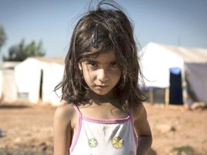 Suriyeli kız resmi ırkçılık tartışması başlattı