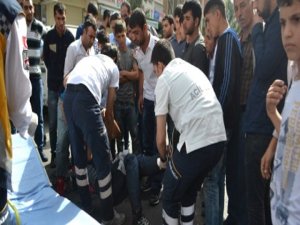 Diyarbakır'da yakaladıkları hırsızı silahla vurdular