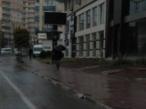 Diyarbakır'da sağanak yağış