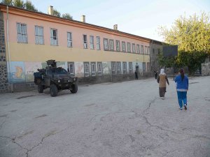 Sur sandık başında