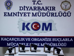 5 ruhsatsız silah ele geçirildi
