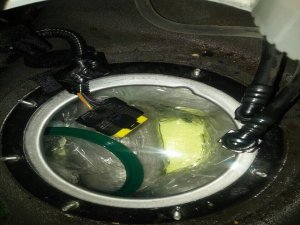 YAKIT DEPOSUNDA UYUŞTURUCU ELE GEÇİRİLDİ