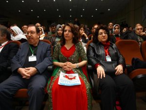 DTK: AKP Kürt sorununu sadece 'hendek' ve 'barikat'a indirgiyor