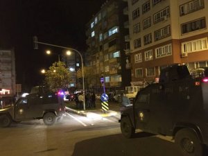 Diyarbakır'da zırhlı aracın geçişi sırasında patlama