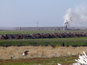 Suriye sınırında hendek kazma çalışmaları sürüyor