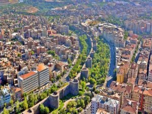 Diyarbakır'ın Sur İlçesinde Sokağa Çıkma Yasağı Kaldırıldı