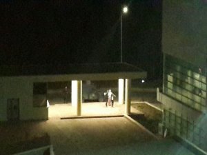 Öğrenci yurduna mermi isabet etti