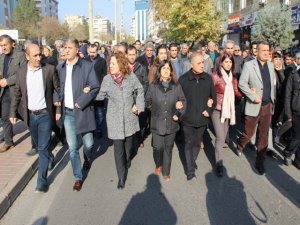Sur protestoları sürüyor